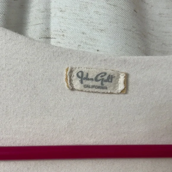 Brandy Melville Light Pink V-Neck Ruched Short Sleeve Top - Picture 2 of 5